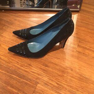Vintage Marc Jacobs Pointed-Toe Black Suede Pumps, US 8.5 ( fits snugly)